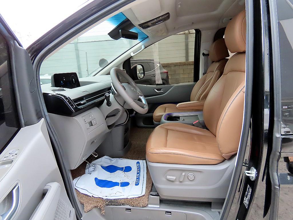 HYUNDAI Staria - Vista 5