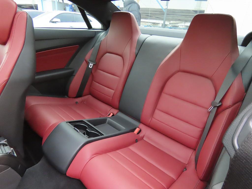 Mercedes Benz E class - Vista 8