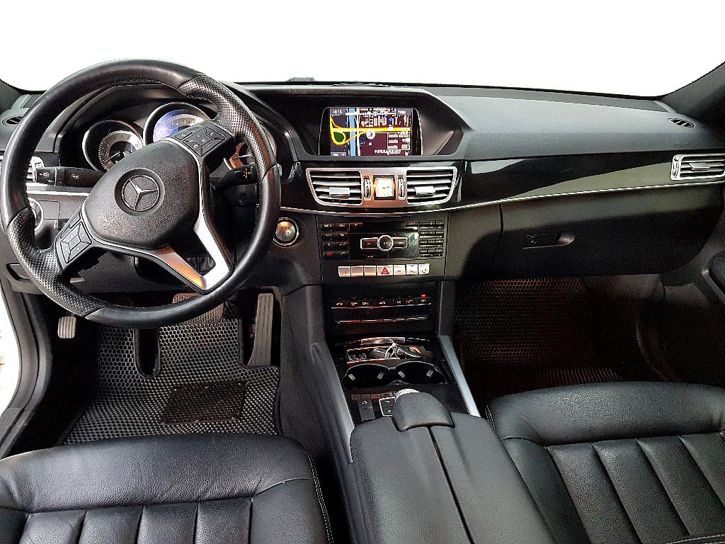 Mercedes Benz E class - Vista 5