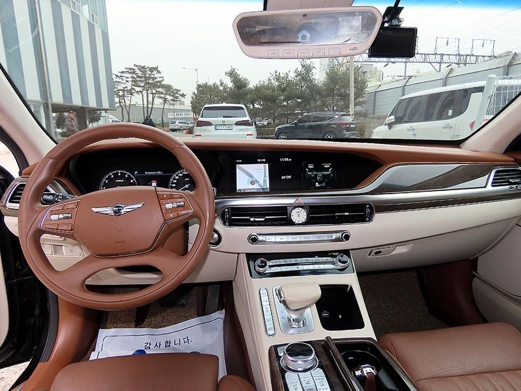 Genesis G90 - Vista 7