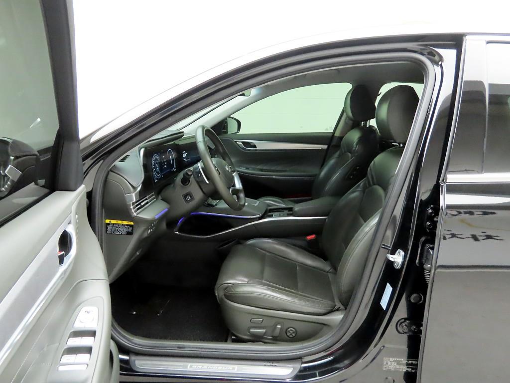 HYUNDAI Grandeur - Vista 12