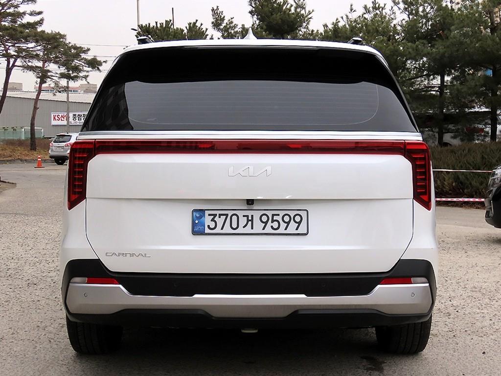KIA Carnival - Vista 4