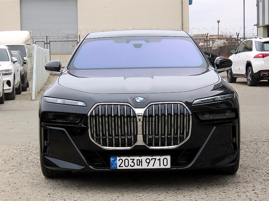 BMW 7 Series 2024 Negro - Importación desde Corea - HF Imports Iquique - Foto 1