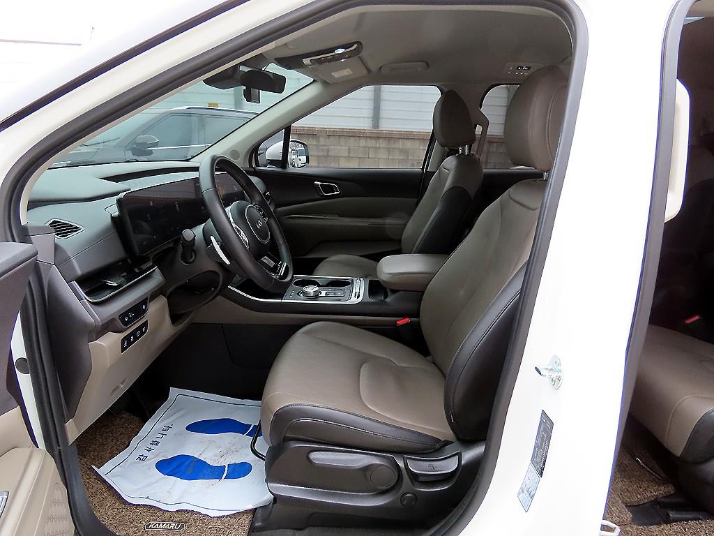 KIA Carnival - Vista 5