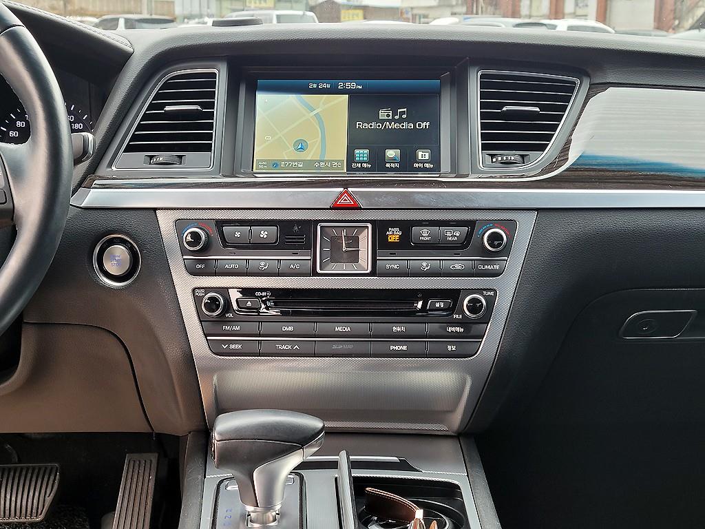 Genesis G80 - Vista 10