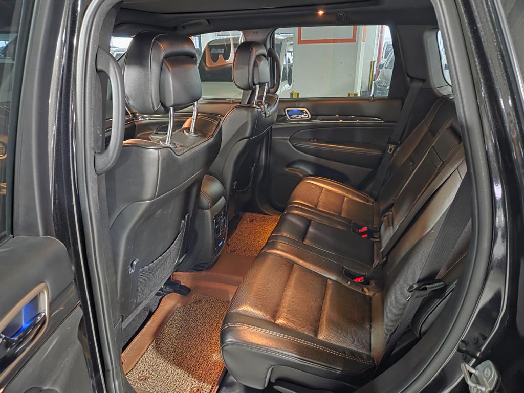 Jeep Cherokee - Vista 7