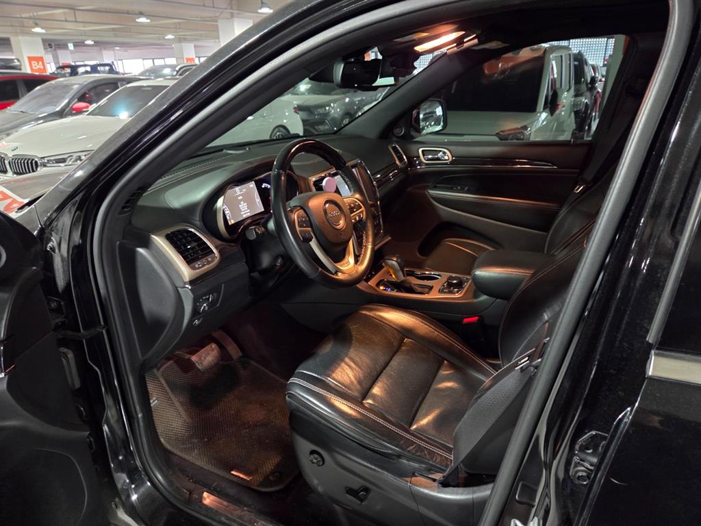 Jeep Cherokee - Vista 6