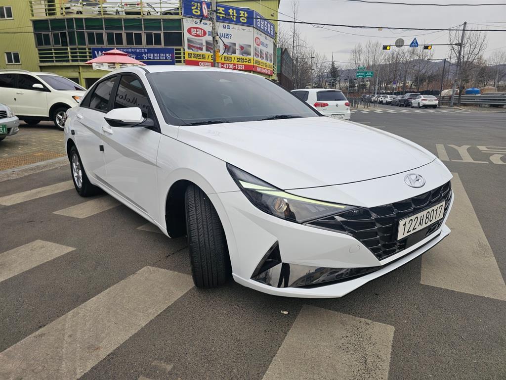 HYUNDAI Avante - Vista 8