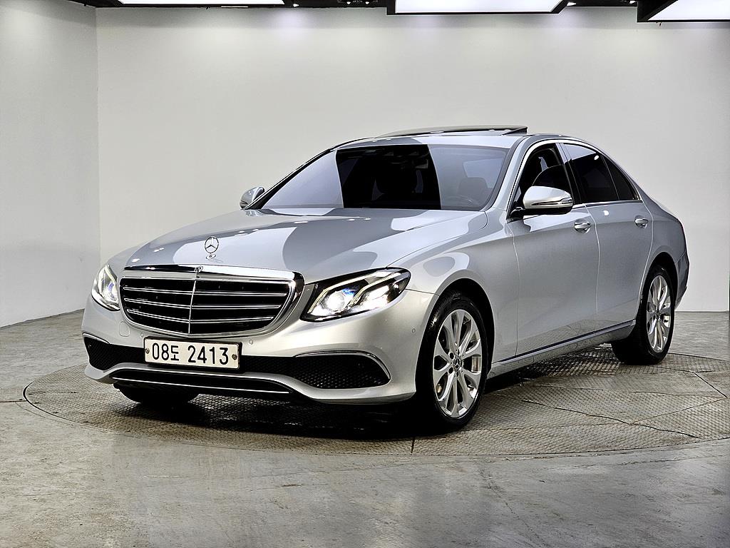 Mercedes Benz E class 2018 Plateado - Importación desde Corea - HF Imports Iquique - Foto 1