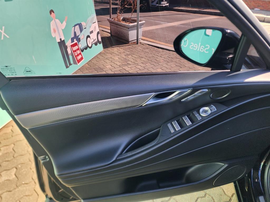 Genesis G80 - Vista 9