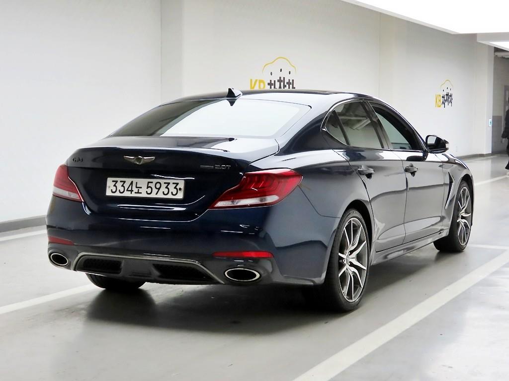 Genesis G70 - Vista 4