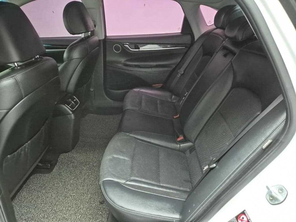 HYUNDAI Grandeur - Vista 12