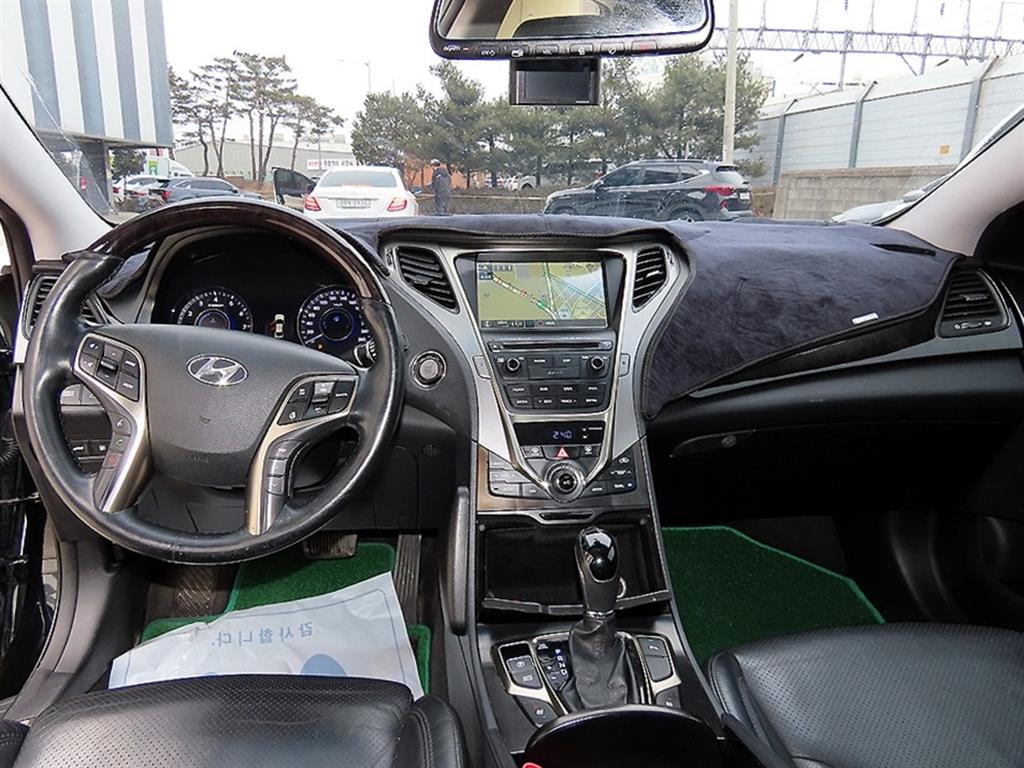 HYUNDAI Grandeur - Vista 7