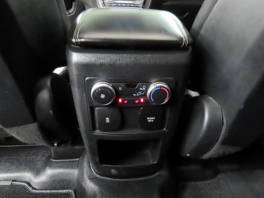 Ford Explorer - Vista 12