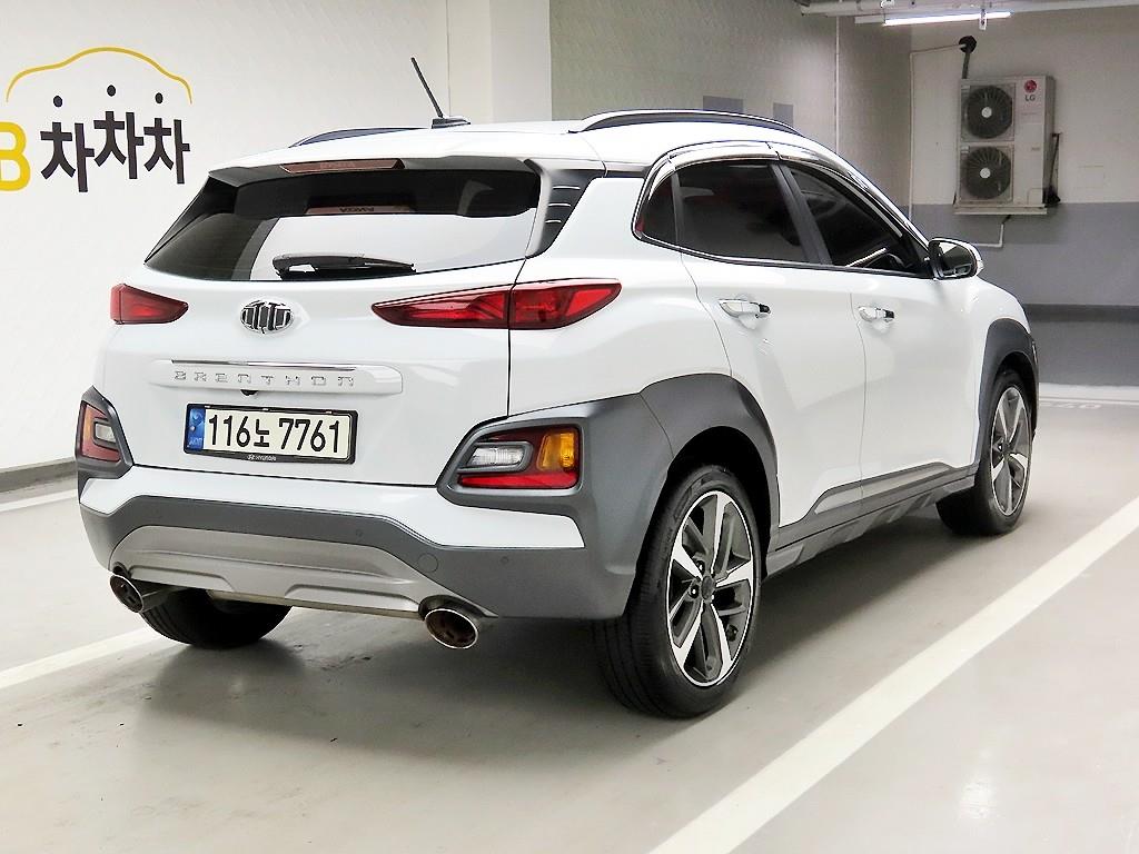 HYUNDAI Kona - Vista 4