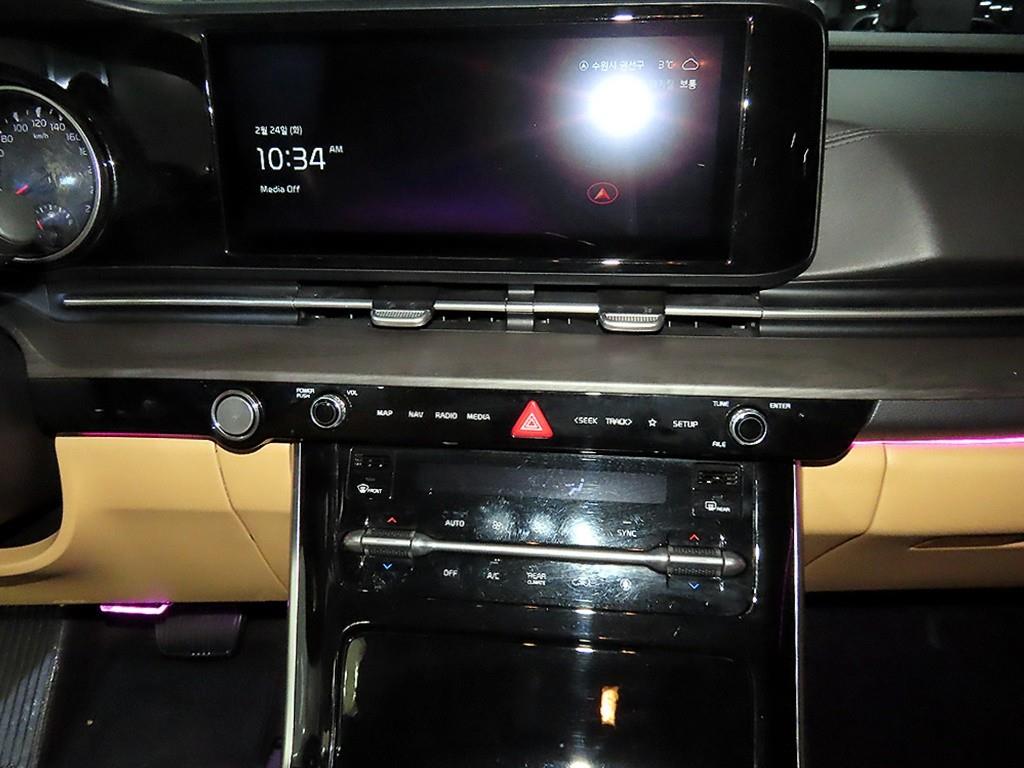 KIA Carnival - Vista 11