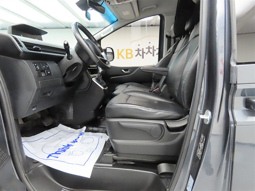 HYUNDAI Staria - Vista 5