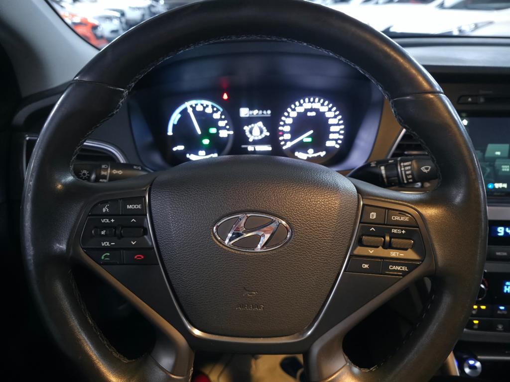 HYUNDAI Sonata - Vista 12