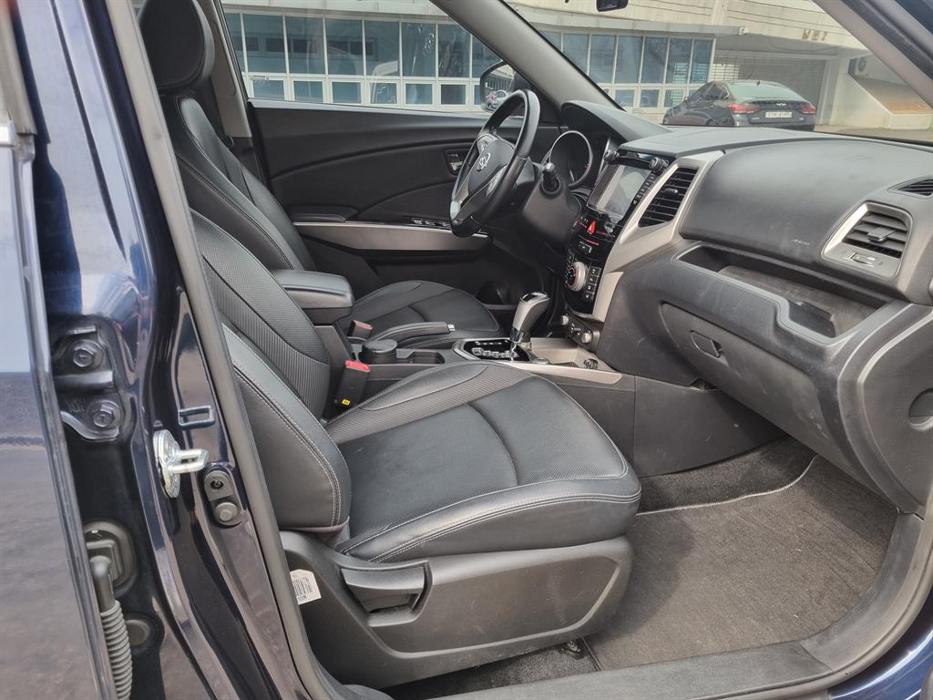 Ssangyong Tivoli - Vista 10