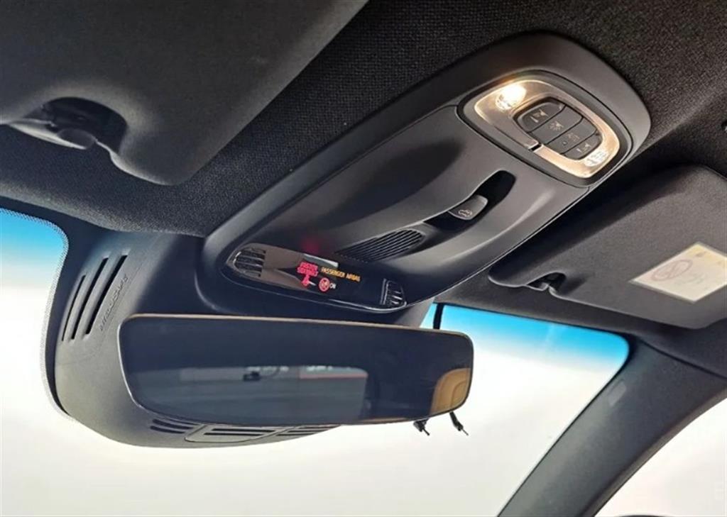 Volvo XC40 2021 Negro - Importación desde Corea - HF Imports Iquique - Foto 16