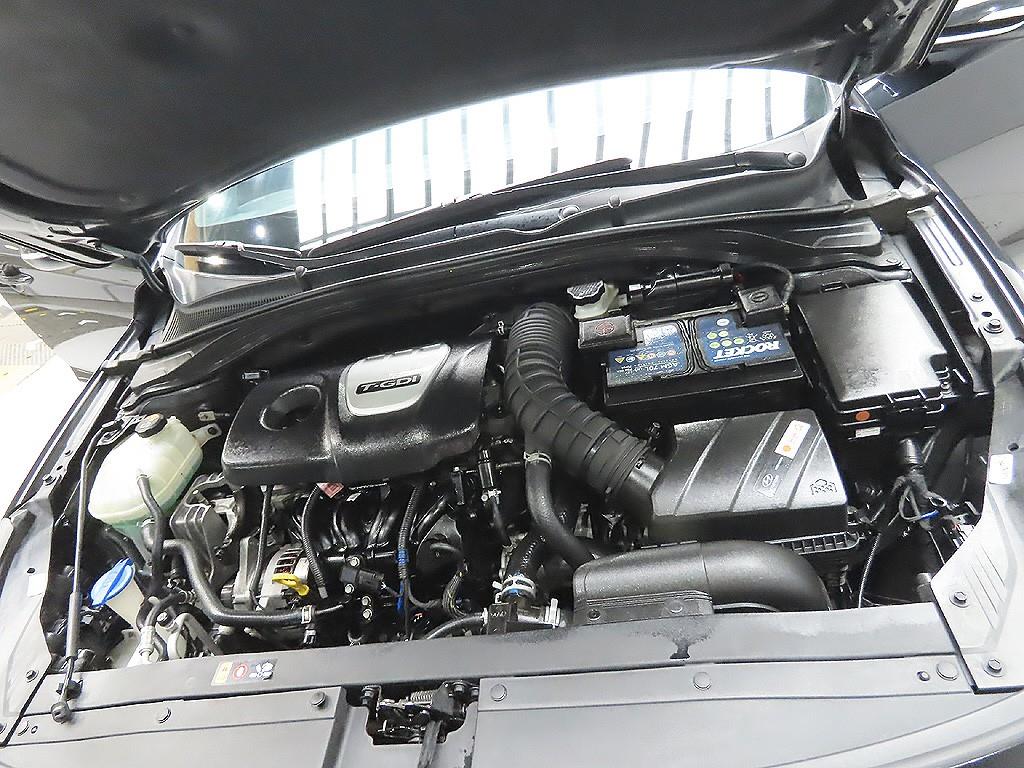 HYUNDAI i30 2017 Negro - Importación desde Corea - HF Imports Iquique - Foto 7