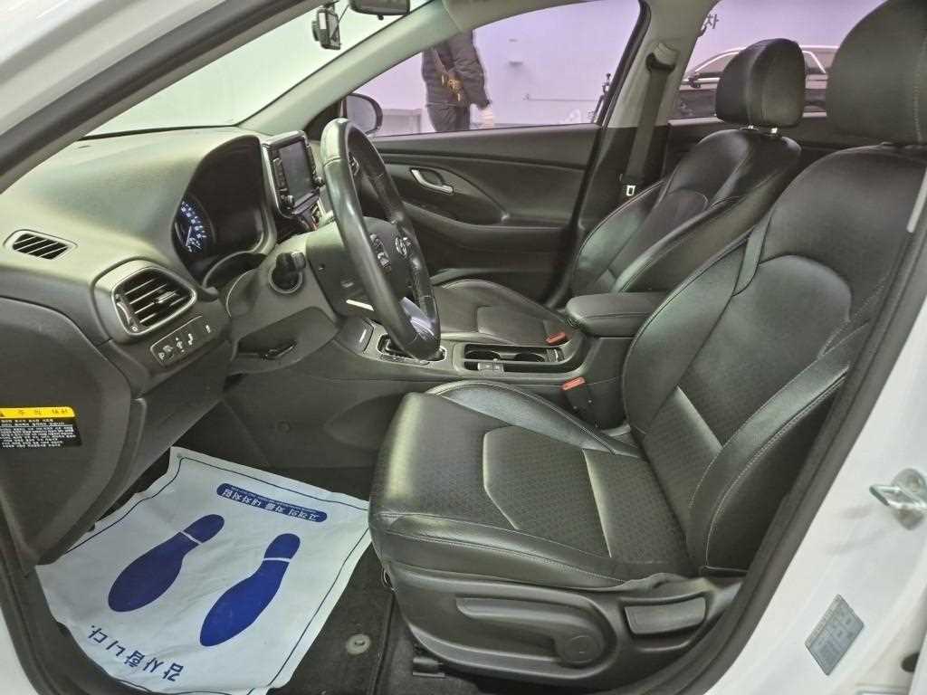 HYUNDAI i30 - Vista 11