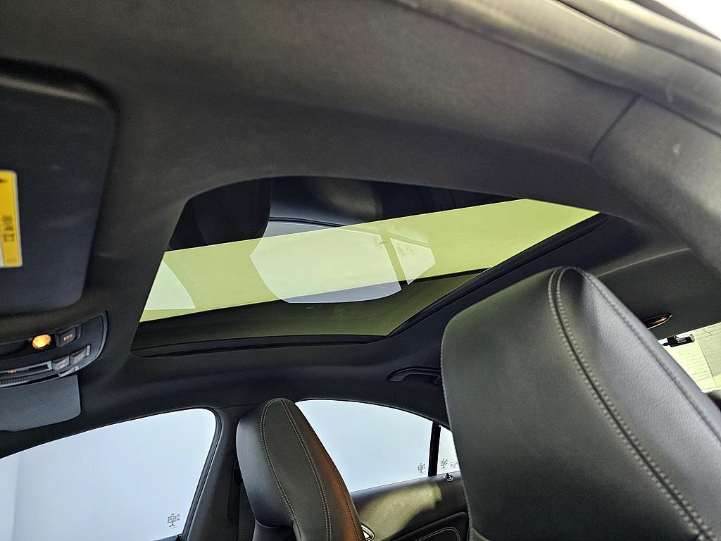 Mercedes Benz CLA Class - Vista 12