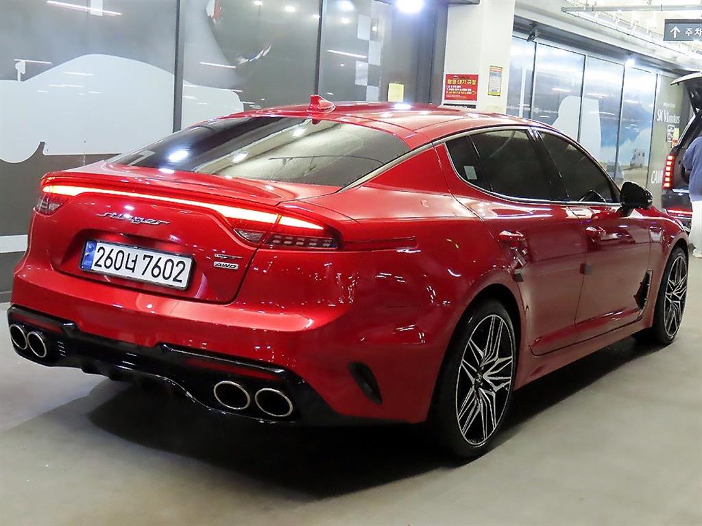 KIA Stinger - Vista 4