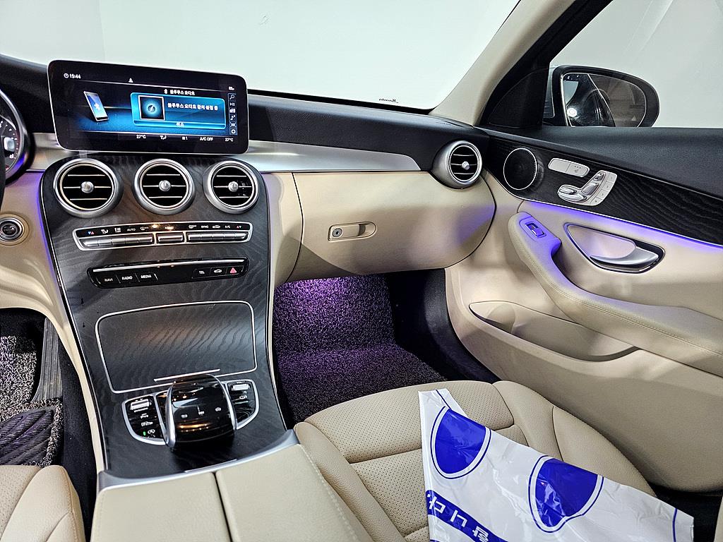 Mercedes Benz C Class - Vista 10