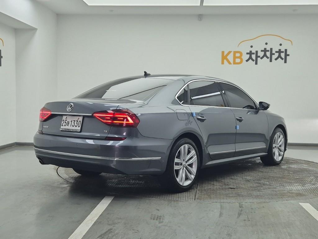 Volkswagen Passat - Vista 4