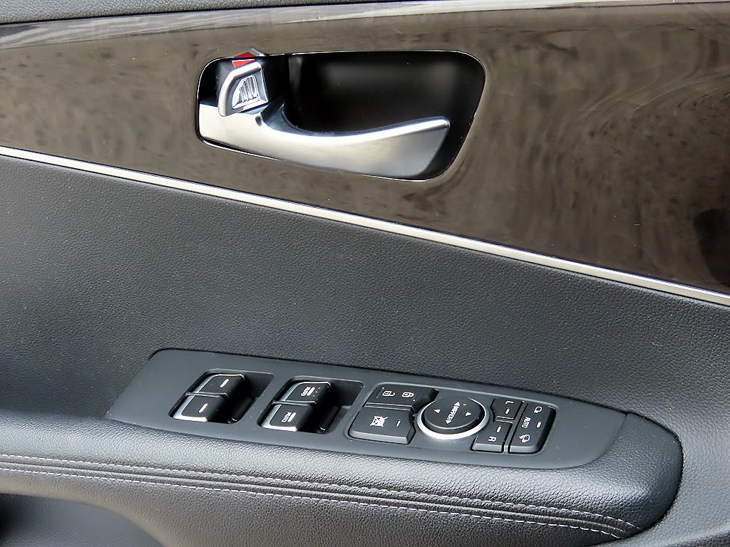 KIA Sorento - Vista 11