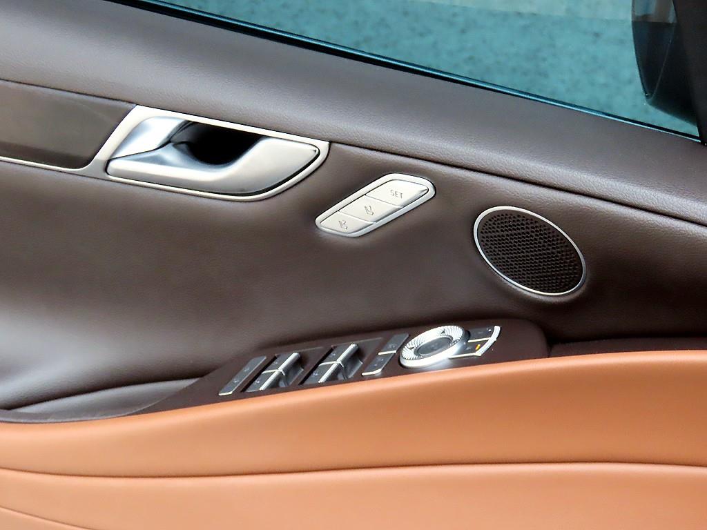 Genesis G80 - Vista 11