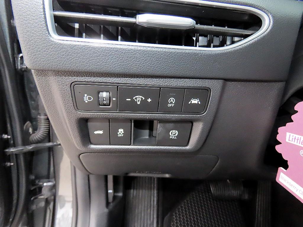 HYUNDAI Sonata - Vista 12