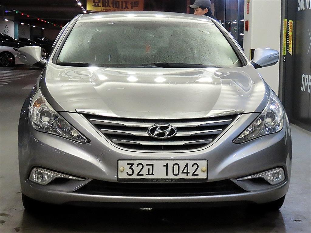 HYUNDAI Sonata - Vista 2