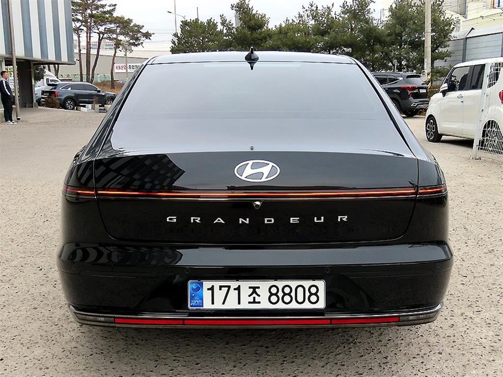 HYUNDAI Grandeur - Vista 4