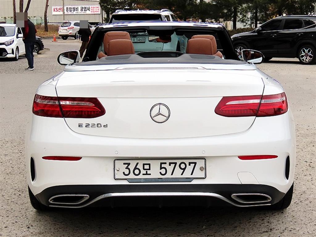 Mercedes Benz E class - Vista 8