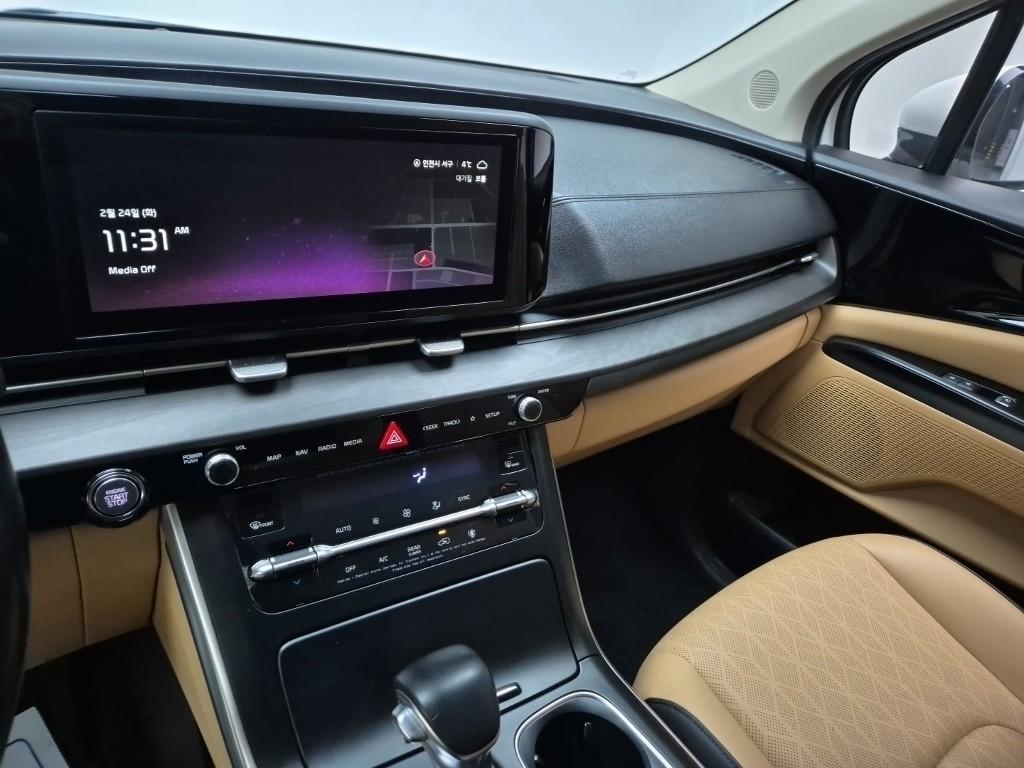 KIA Carnival - Vista 9