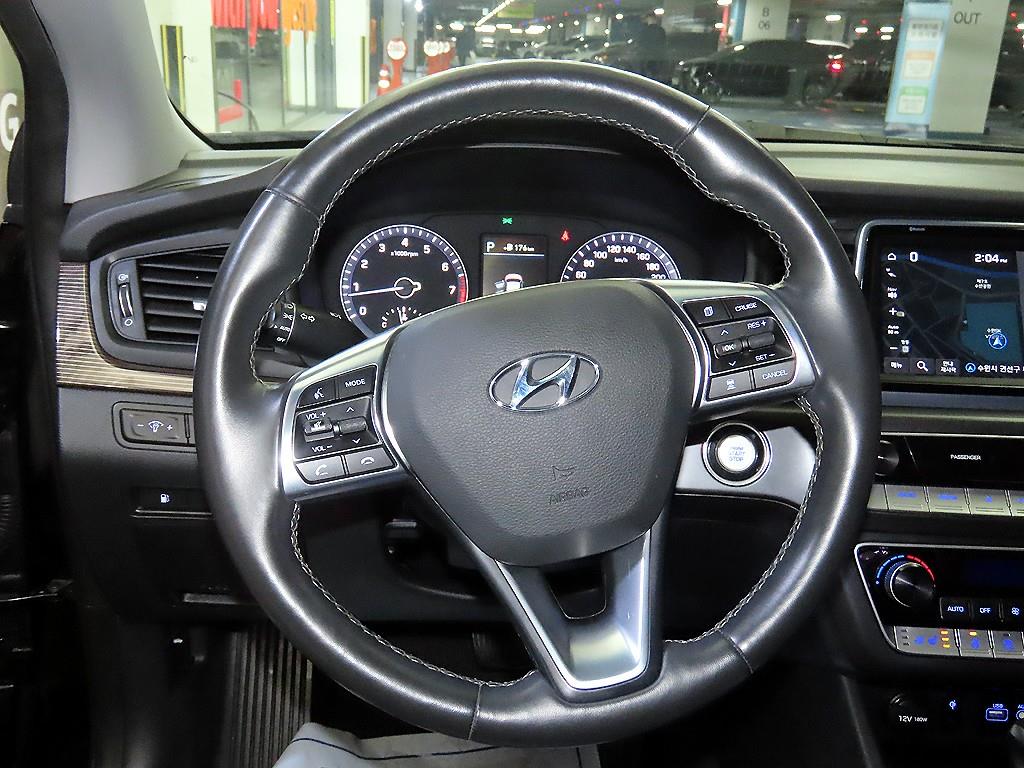 HYUNDAI Sonata - Vista 8
