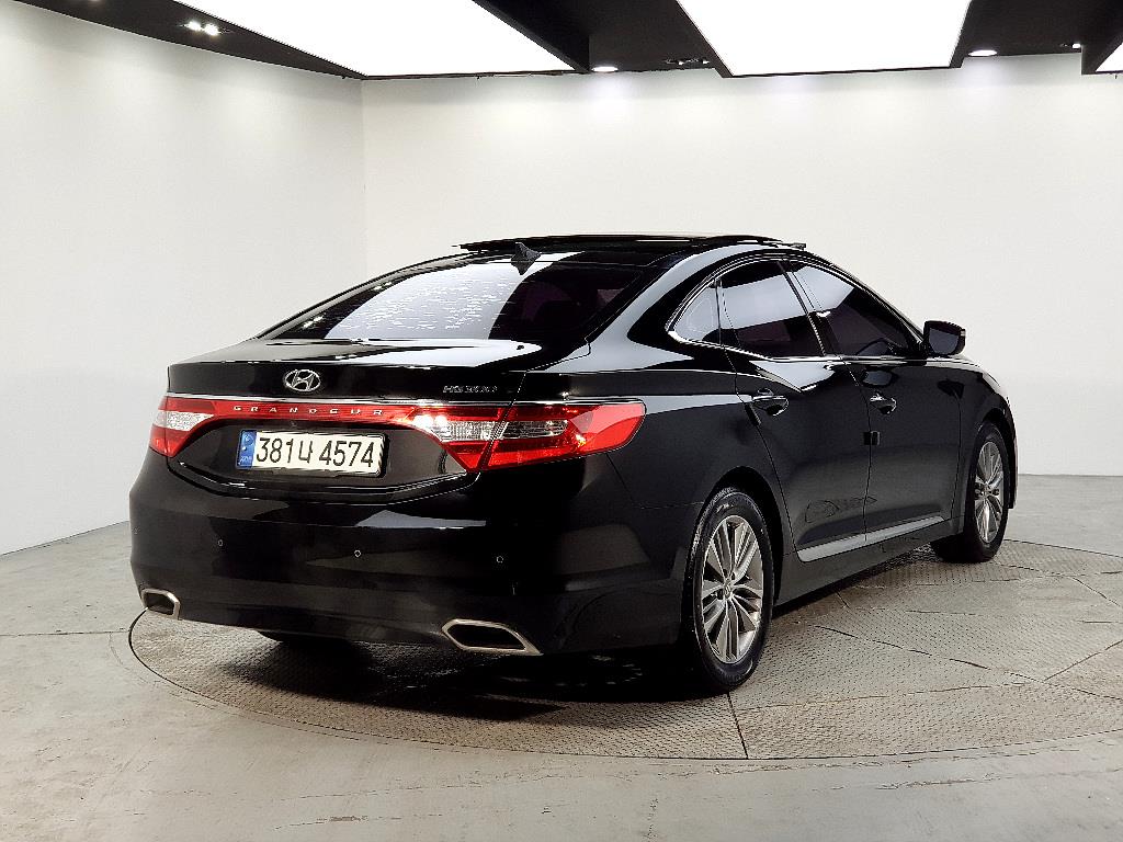 HYUNDAI Grandeur - Vista 4