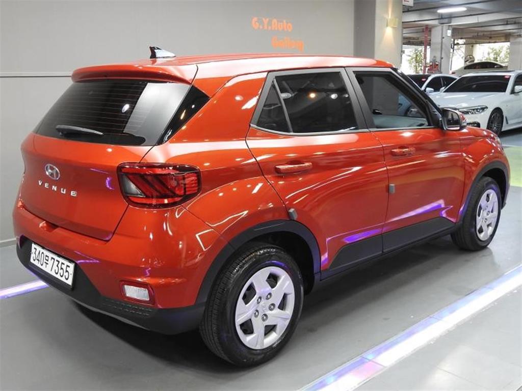 HYUNDAI Venue - Vista 4