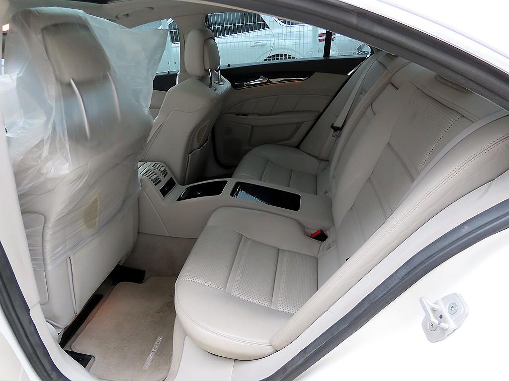 Mercedes Benz CLS Class - Vista 6