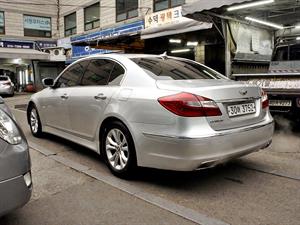 HYUNDAI Genesis - Vista 8