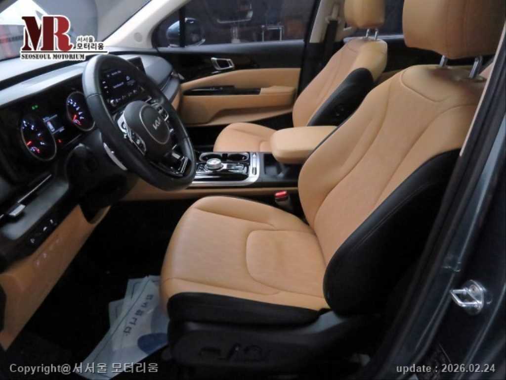 KIA Carnival - Vista 5