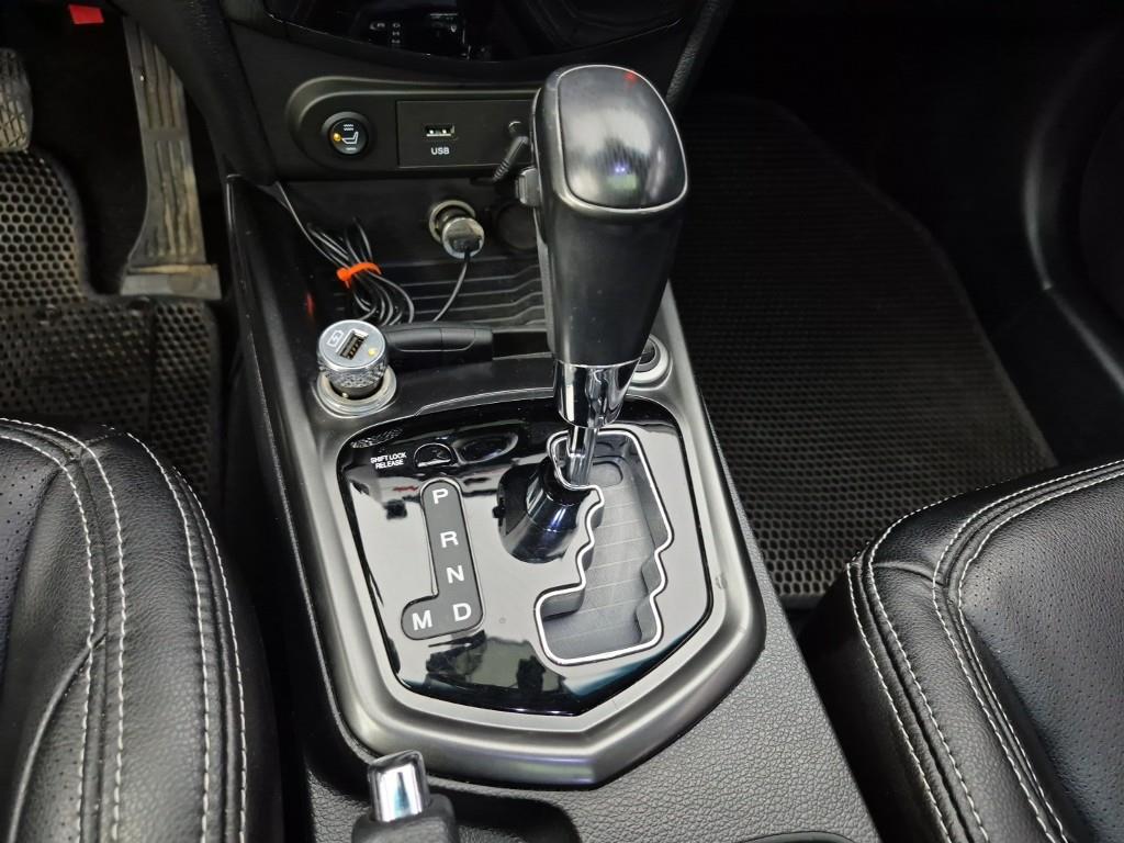 Ssangyong Tivoli - Vista 8