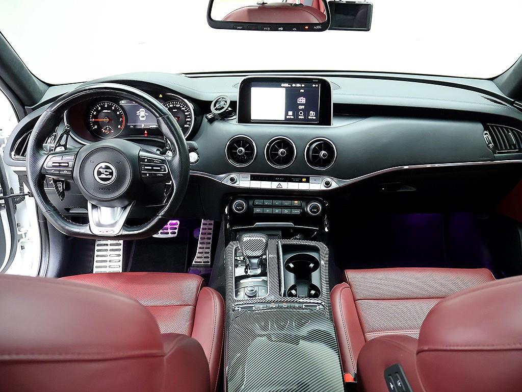 KIA Stinger - Vista 9