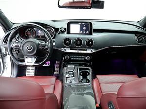 KIA Stinger - Vista 10