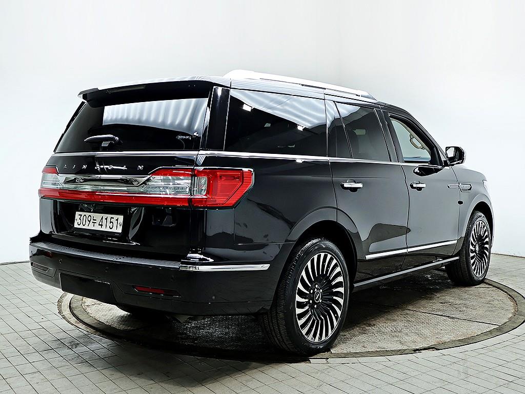 Lincoln Navigator - Vista 7