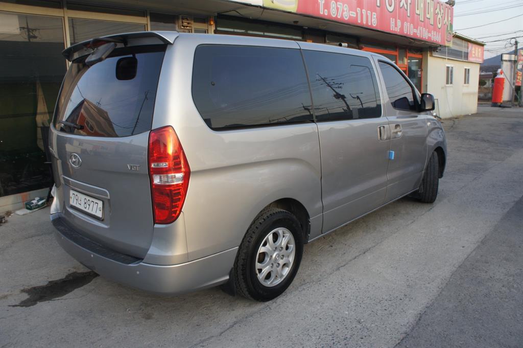 HYUNDAI Starex - Vista 9