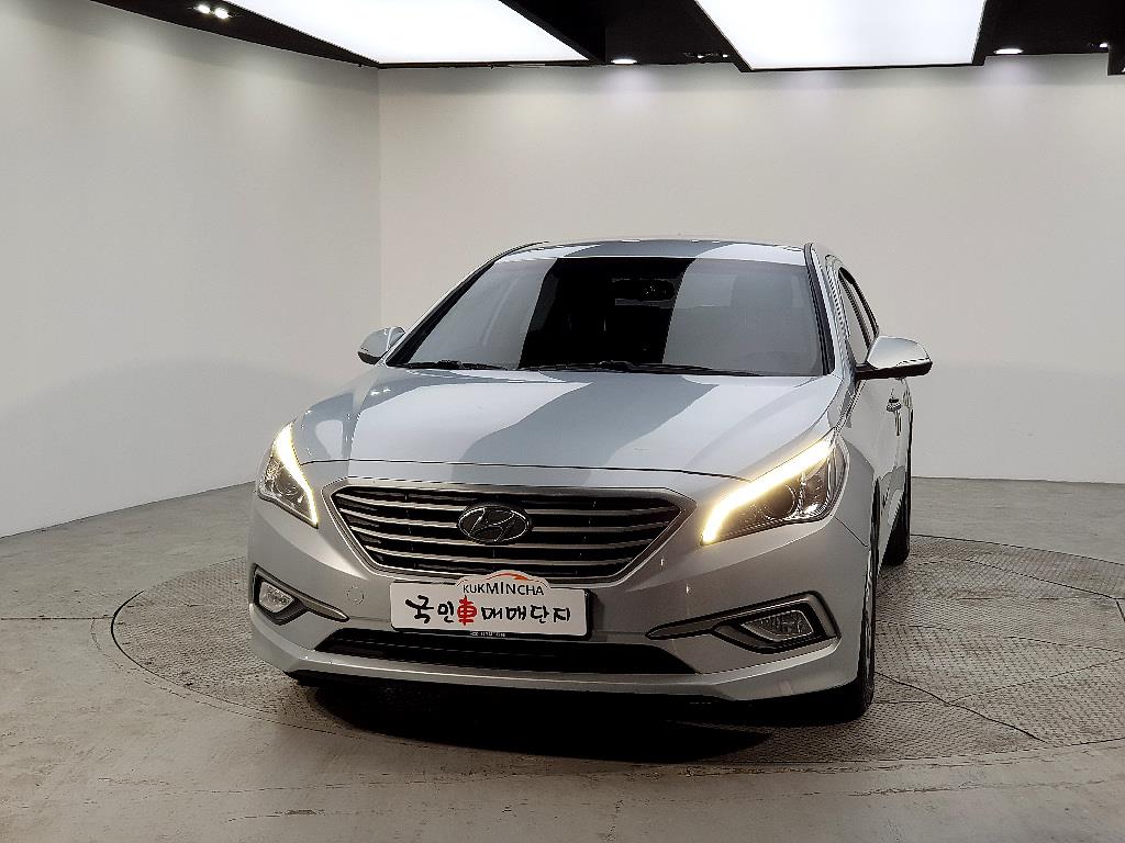 HYUNDAI Sonata - Vista 2