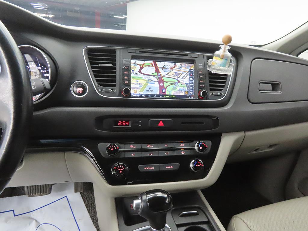 KIA Carnival - Vista 10